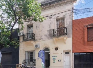 Bv. Pellegrini 2800 · Casa en Planta Baja - PH Sobre Bv. Pellegrini