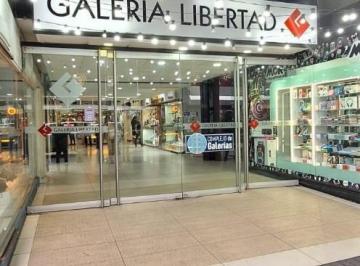Local comercial · 15m² · 1 Ambiente · Local en Alquiler (Isla), Ubicado en Galeria Libertad, Rosario