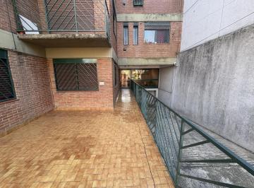 Departamento · 65m² · 3 Ambientes · Departamento en Alquiler 3 Ambientes Adrogue con Jardin