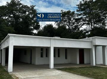 Casa · 200m² · 5 Ambientes · 2 Cocheras · Venta Casa en Medal, Pilar, con Financiacion o Permuta - Lote Muy Arbolado