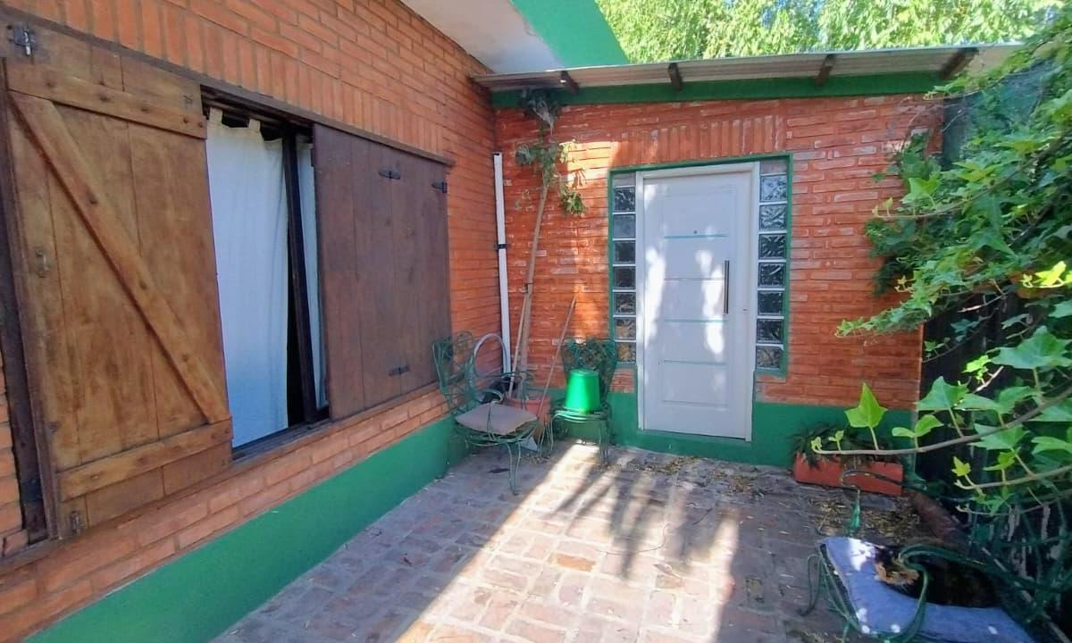 Venta Casa con Departamento y Terraza en Tigre