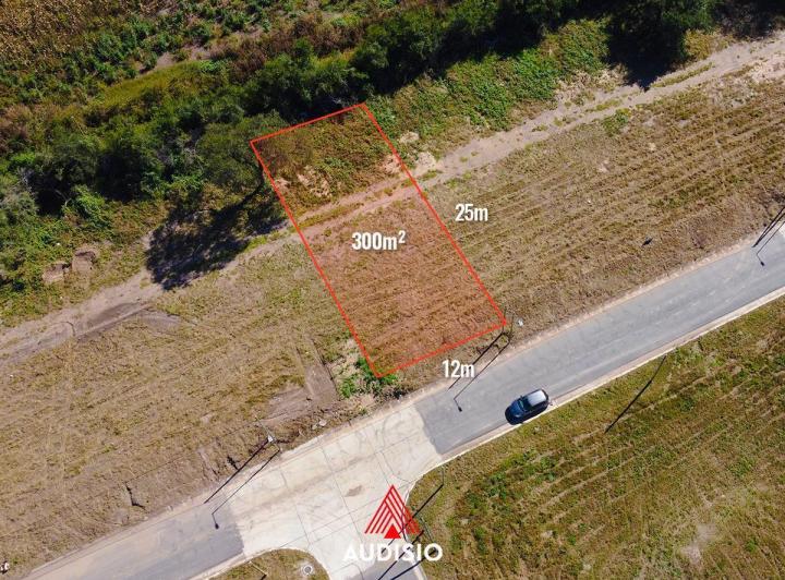 Terreno · 300m²