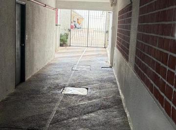 Garage · 13m² · Venta con Renta Cochera, en Pocitos