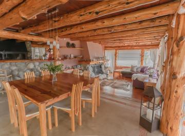 Casa · 261m² · 5 Ambientes · 1 Cochera · Casa en San Martin de Los Andes