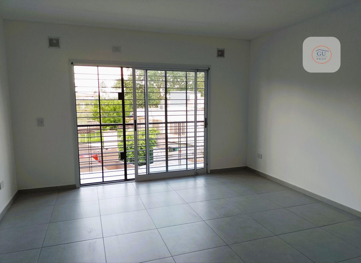 José León Suárez 7100