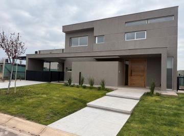 Casa de 4 ambientes, Chacras de Coria · Barrio Privado Rincon de Viamonte Casa en Alquiler y Venta