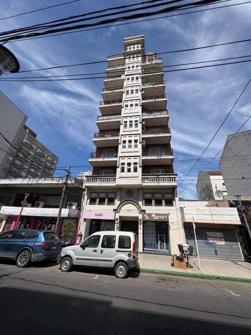 Tres de Febrero 2956. Entre La Merced y Av. Mitre