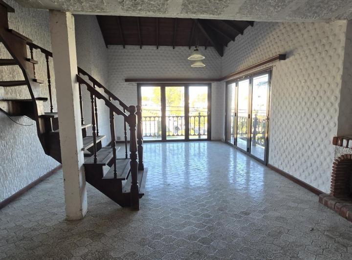 Casa · 180m² · 4 Ambientes · 1 Cochera