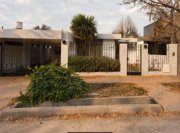 Casa · 204m² · 6 Ambientes · 2 Cocheras · Casa Rugendas 124 B° Parque, Lujan de Cuyo
