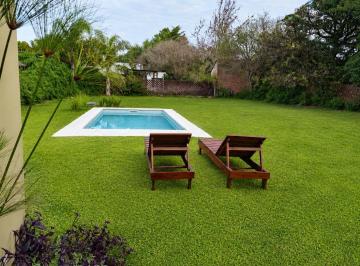 Casa · 106m² · 3 Ambientes · 1 Cochera · Casa con Pileta Km 10 Ruta 1