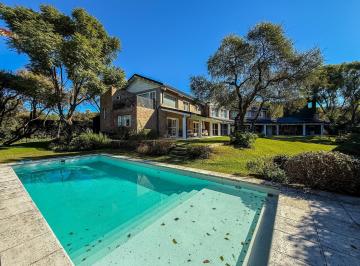Casa · 1780m² · 7 Ambientes · 2 Cocheras · Casa en Venta Lomas de La Carolina