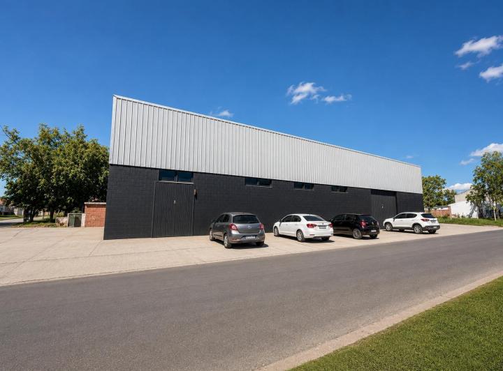 Bodega-Galpón · 650m²