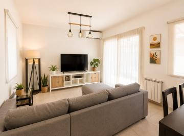 Casa · 100m² · 4 Ambientes · 2 Cocheras · Casas de Santa Ana | Venta | Impecable Casa de 4 Ambientes con Pileta