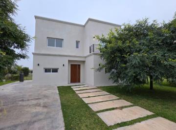 Casa · 220m² · 6 Ambientes · 2 Cocheras · Venta Casa 6 Amb a La Laguna Magallanes