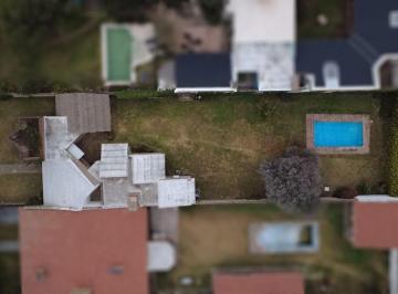 Casa de 6 ambientes, Córdoba · Casa en Venta con Gran Terreno en B Arguello (Ideal Familias o Desarrollo Inmobiliario)