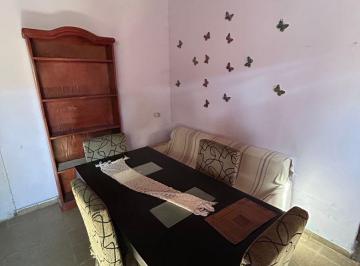 Casa de 8 ambientes, La Plata · Casa en Los Hornos con Departamento Independiente Sobre Lote de 10x40