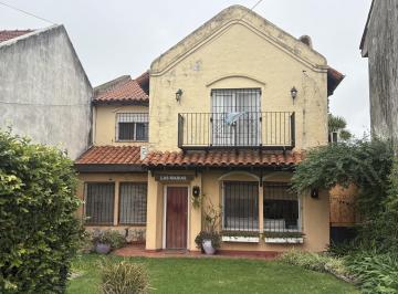 Casa · 150m² · 5 Ambientes · Casa en Venta en Talcahuano Al 1200, Martínez, San Isidro - 5 Ambientes