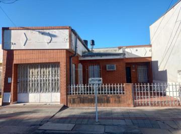 Casa · 112m² · 4 Ambientes · 1 Cochera · Casa 2 Dorm. y Gran Potencial, Gualeguaychú