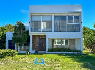 Casa de 5 ambientes, Costa Esmeralda · Casa en Venta 300 m² y 4 Dorm. Oportunidad en El Mercado Costa Esmeralda