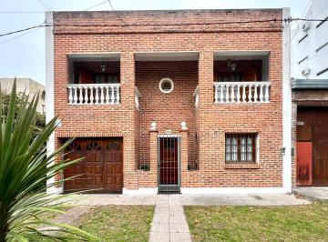 Casa · 152m² · 5 Ambientes · 1 Cochera · Casa en Venta La Plata 4 Dorm. Cochera Parque Pileta
