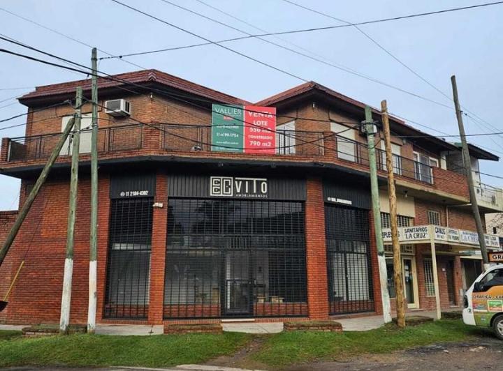 Local comercial · 793m²
