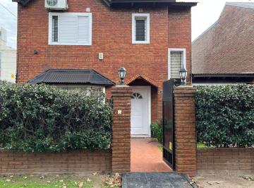 Casa · 150m² · 5 Ambientes · 1 Cochera · Casa en Venta 2 Dorm. Fisherton Rosario