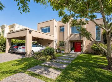 Casa · 262m² · 6 Ambientes · 6 Cocheras · Casa en Venta en San Sebastian, Escobar, G. B. a. Zona Norte
