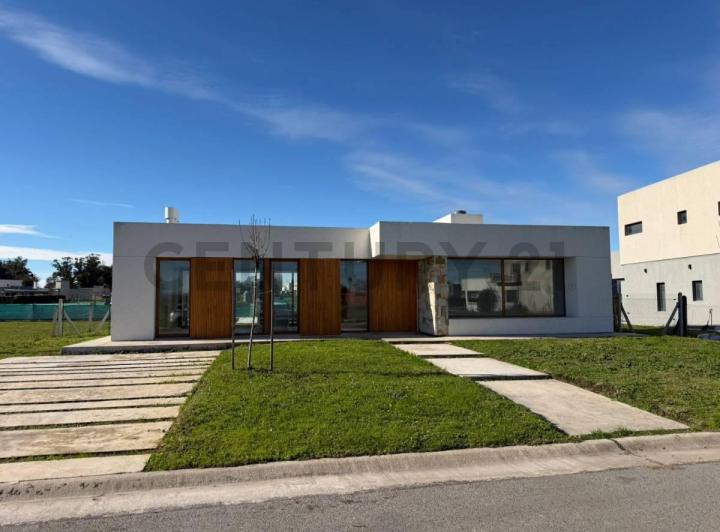 Casa · 182m² · 4 Ambientes