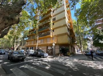 Departamento · 76m² · 3 Ambientes · En Venta Semipiso de 3 Amb a m del Municipio.