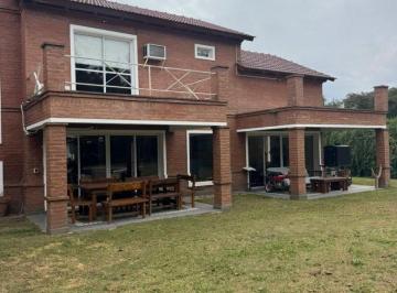 Casa de 5 ambientes, Córdoba · Alquiler Lomas 3 Dorm!