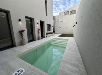 Casa · 10 Ambientes · 1 Cochera · Mitre 2200 - Casa de 3 Dorm. con Pileta y Cochera