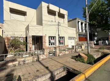 Casa de 4 ambientes, Ciudad de Mendoza · Venta Amplia Vivienda en Calle Martinez de Rosas