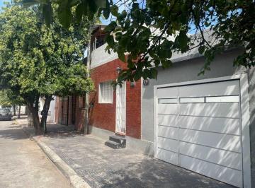 Casa · 143m² · 3 Ambientes · 2 Cocheras · Casa 2 Dorm. + Departamento Barrio Cupani