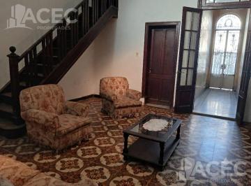 Casa · 308m² · 5 Ambientes · 1 Cochera · Venta - Casa - Barrio Arroyito