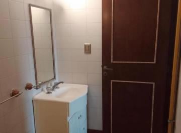 Casa · 140m² · 4 Ambientes · 1 Cochera · Casa en Alquiler 4 Ambientes