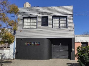Casa de 10 ambientes, La Plata · Casa en Venta + Gran Salón - La Plata