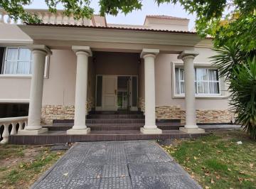 Casa · 360m² · 7 Ambientes · 2 Cocheras · Casa en Alquiler en Barrio Palmares