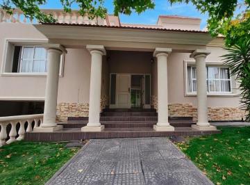 Casa · 360m² · 7 Ambientes · 2 Cocheras · Casa en Alquiler en Barrio Palmares