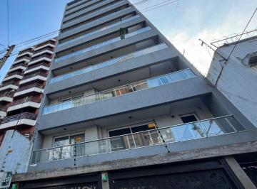 Departamento de 2 ambientes, Quilmes · Piso 2 Ambientes con Balcon y Cochera Doble Opcional en Venta