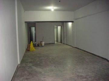 Local comercial · 67m² · Local en Liniers en Pleno Foco Comercial con 2 Depositos