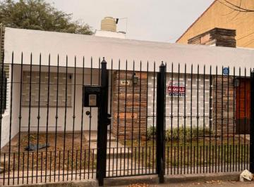 Casa de 5 ambientes, Córdoba · Alquilo - Casa 2 Dorm.