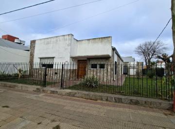 Casa de 5 ambientes, La Plata · Alquiler Casa2 Dorm.ubicado en Av 122 y 73