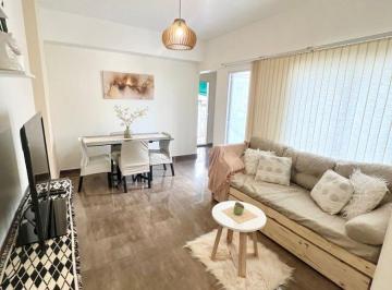 Departamento de 2 ambientes, San Nicolás · Alquiler – 2 Ambientes Amoblado con Amplios Balcones, Todo Luz.