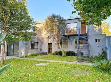 Casa · 320m² · 5 Ambientes · 2 Cocheras · Casa en Venta en Arturo Segui