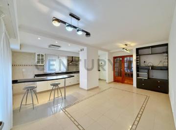 Casa · 320m² · 5 Ambientes · 2 Cocheras · Casa en Venta en Arturo Segui