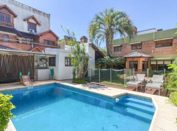 Casa · 245m² · 4 Ambientes · 2 Cocheras · Vta Chalet 4 Amb con Piscina V. Sarmiento Apto Cred