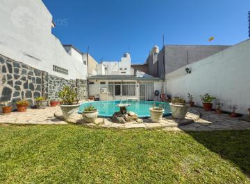Casa · 153m² · 4 Ambientes · Venta Casa con Parque y Pileta Quilmes Apto Crédito
