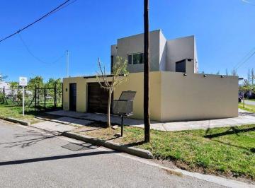 Departamento · 90m² · 6 Ambientes · 1 Cochera · Departamento en Alquiler de 2 Habitaciones Premium