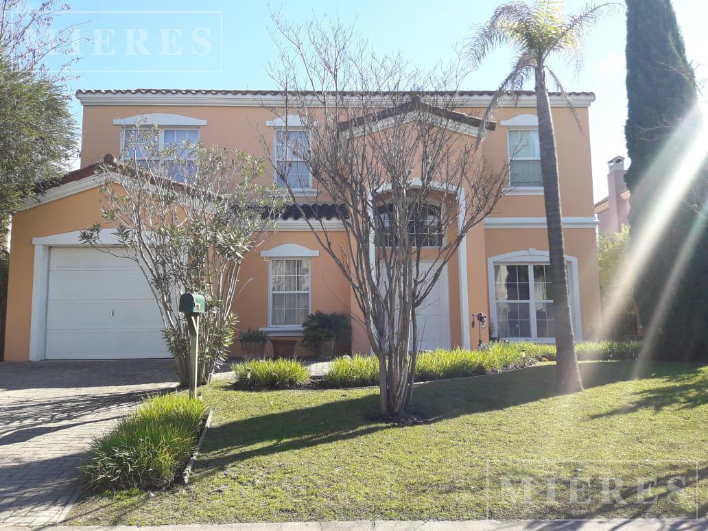 Casa en Venta a La Laguna en Barrancas del Lago, Nordelta.