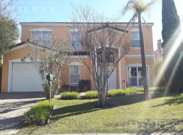 Casa · 345m² · 5 Ambientes · 2 Cocheras · Casa en Venta con Renta Sobre Lote a La Laguna en Barrancas del Lago